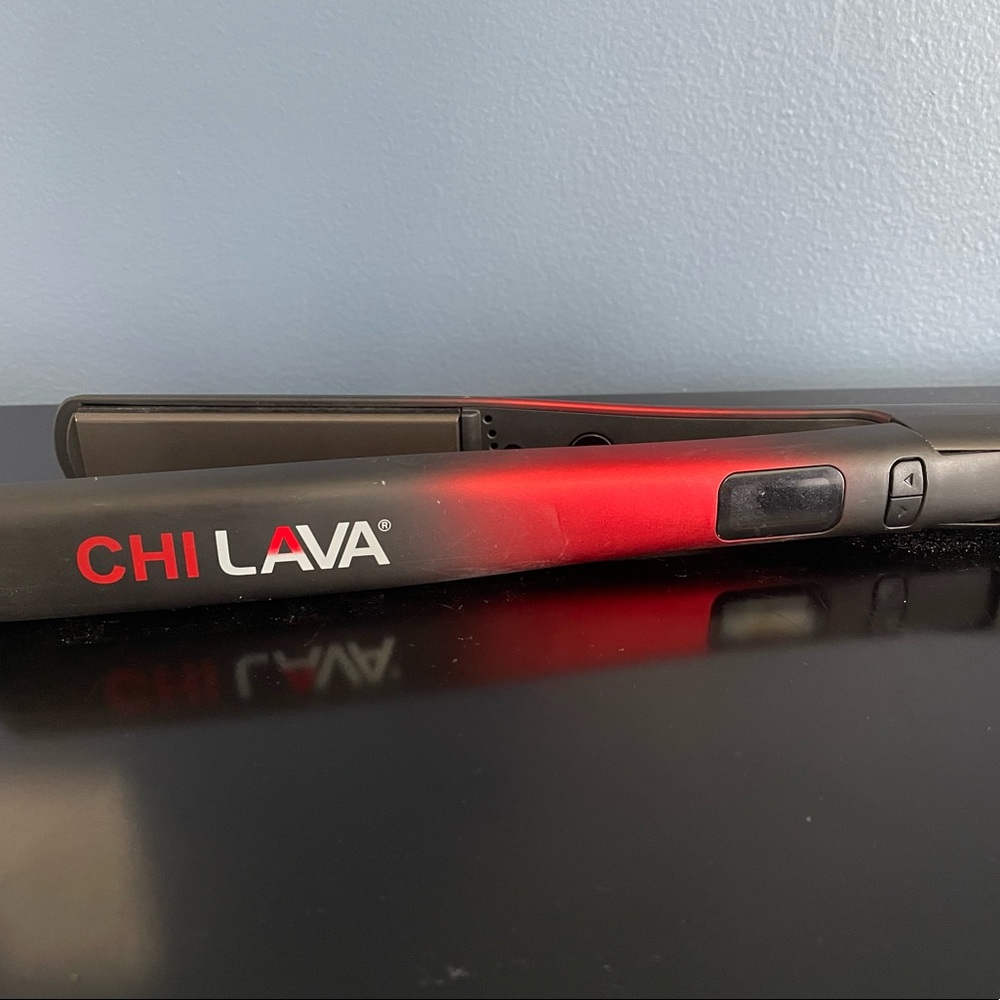 CHI Lava 1’ flat iron